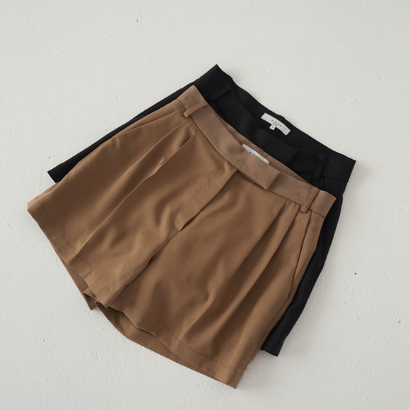 Almina Concept High Waisted Pleated Olive Khakhi Shorts Tencel Blend Size 6 - Picture 2 of 9